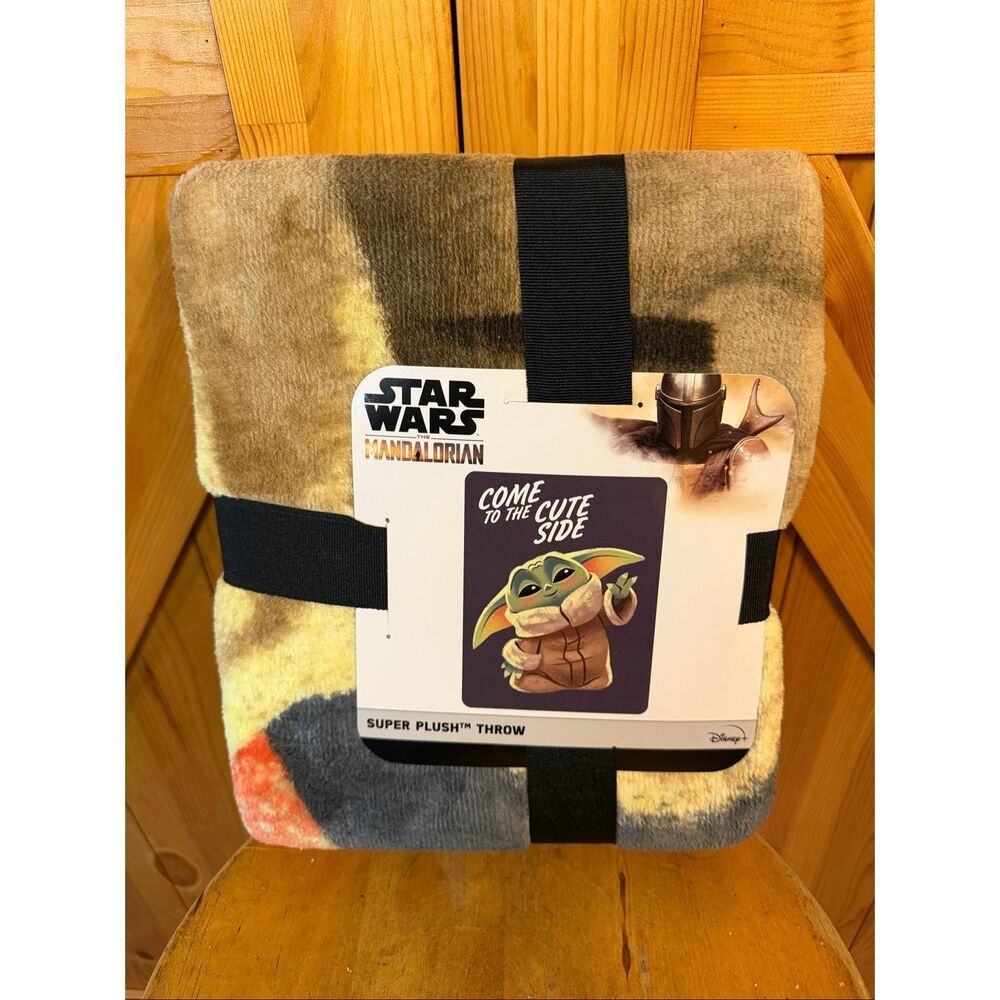 Star Wars The Mandalorian Cute Side Grogu Micro Throw 46x60” (7600)